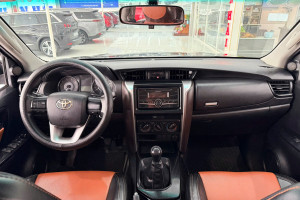 TOYOTA FORTUNER 2.4G MT SX 2017 NHẬP KHẨU INDONESIA
