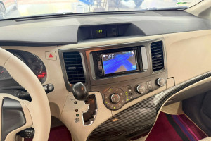 TOYOTA SIENNA 2.7L SX 2010 NHẬP MỸ