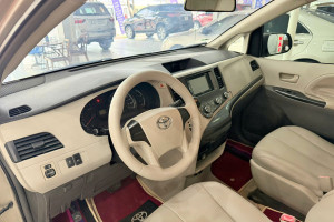 TOYOTA SIENNA 2.7L SX 2010 NHẬP MỸ