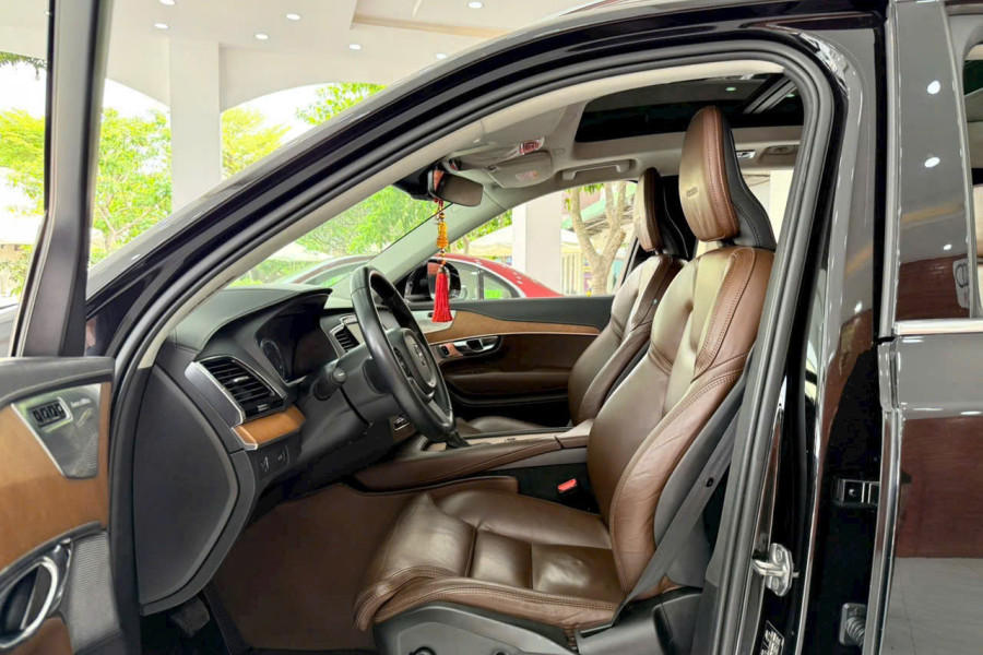 VOLVO XC-90 T6 AWD INSCRIPTION SX 2018 ĐKI 2019 NHẬP THUỴ ĐIỂN.