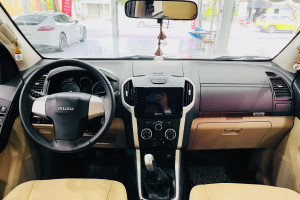 ISUZU MU-X 1.9MT B7 SX 2019 NHẬP KHẨU THÁI LAN