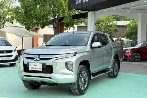 MITSUBISHI TRITON 4X2AT MIVEC PREMIUM SX 2021 NHẬP KHẨU THÁI LAN 