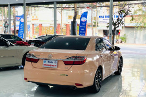 TOYOTA CAMRY 2.0E SX 2018 HỒNG NT KEM.