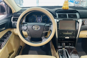 TOYOTA CAMRY 2.0E SX 2018 HỒNG NT KEM.