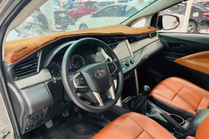 TOYOTA INNOVA 2.0E SX 2019 