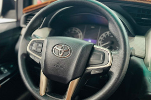 TOYOTA INNOVA 2.0E SX 2019 