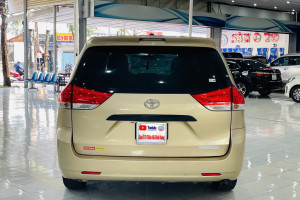 TOYOTA SIENNA 2.7L SX 2010 - NHẬP MỸ