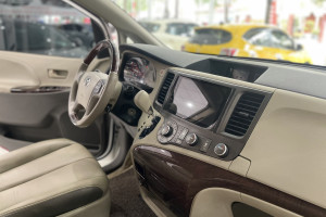 TOYOTA SIENNA 2.7L SẢN XUẤT 2010 NHẬP MỸ