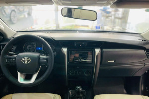 TOYOTA FORTUNER 2.4G MT SX 2017
