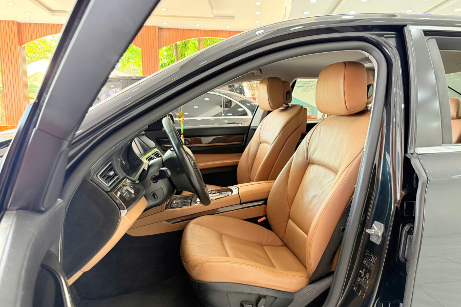 BMW 730LI SX 2011 DKI 2012 NHẬP ĐỨC 1 CHỦ TỪ MỚI