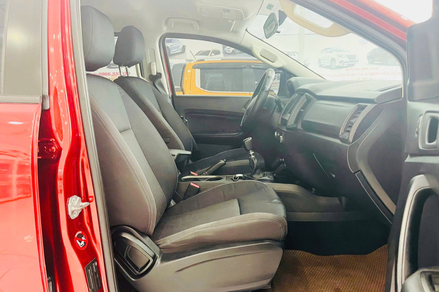 FORD EVEREST 2.0L 4X2MT SX 2019 NHẬP KHẨU THÁI LAN 