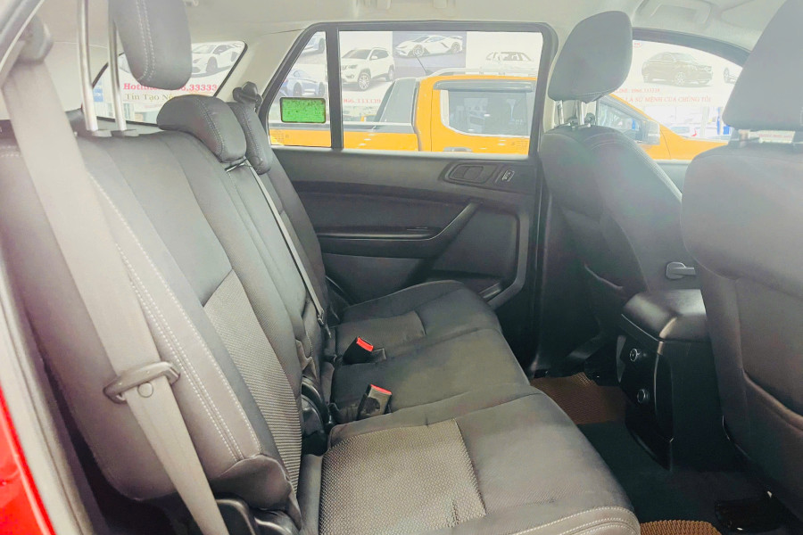 FORD EVEREST 2.0L 4X2MT SX 2019 NHẬP KHẨU THÁI LAN 