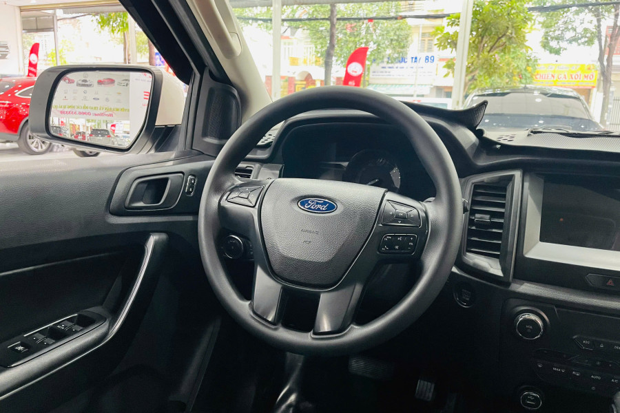 FORD EVEREST 4x2AT sản xuất 2019