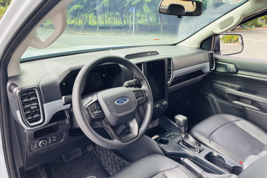 FORD RANGER XLS 2.0L 4x2 AT Sx 2022 Model 2023