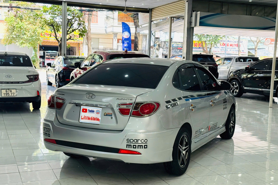 HYUNDAI AVANTE 1.6MT SX 2014