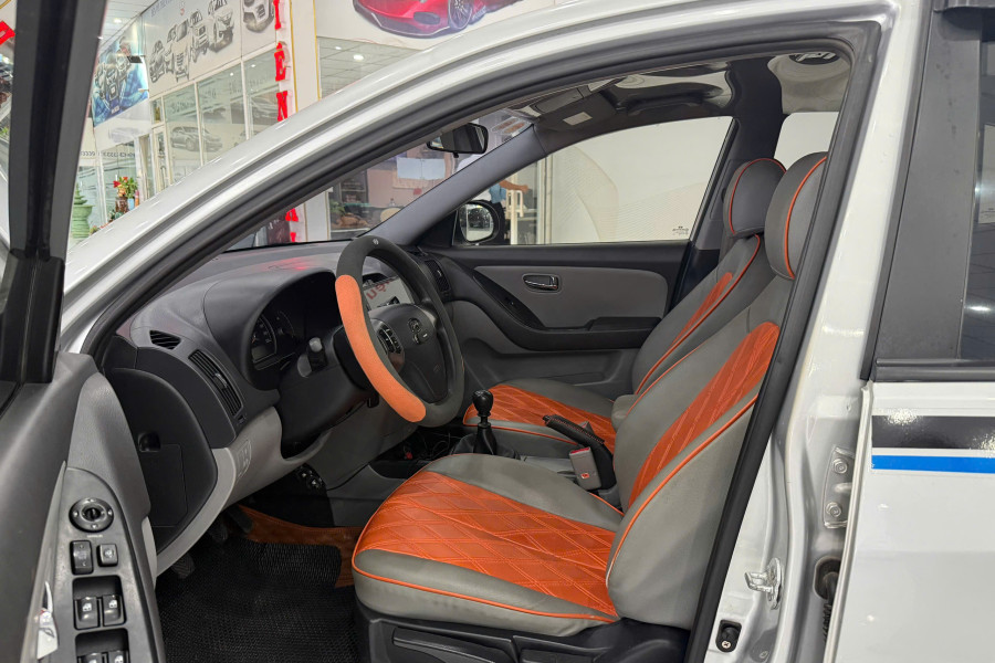 HYUNDAI AVANTE 1.6MT SX 2014