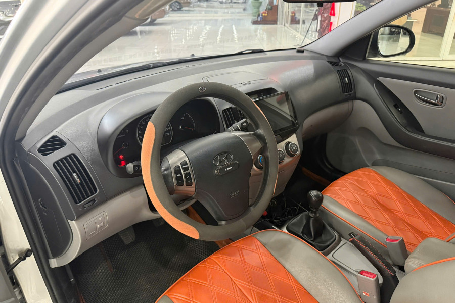 HYUNDAI AVANTE 1.6MT SX 2014