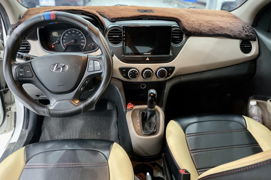 Hyundai i10 hatchback 1.0AT 2015