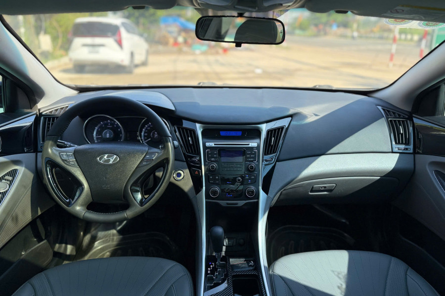 HYUNDAI SONATA 2.0AT SX 2011 NHẬP KHẨU HÀN QUỐC