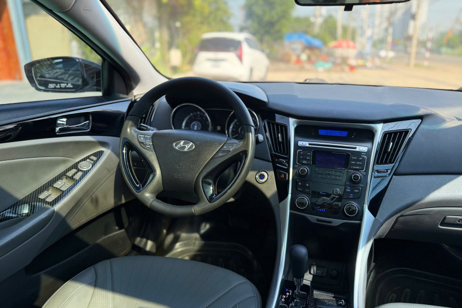 HYUNDAI SONATA 2.0AT SX 2011 NHẬP KHẨU HÀN QUỐC