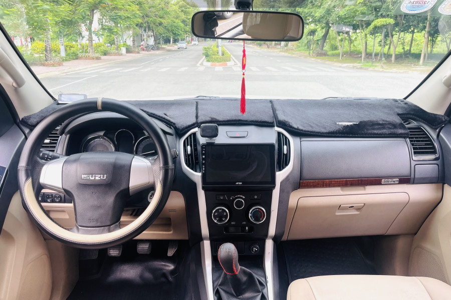 ISUZU MU-X 1.9L MT SX 2021 NHẬP KHẨU