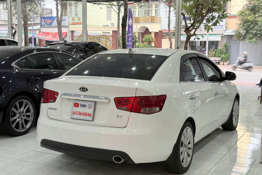 KIA FORTE 1.6AT SX 2013