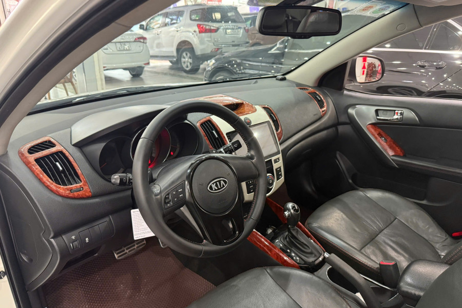 KIA FORTE 1.6AT SX 2013
