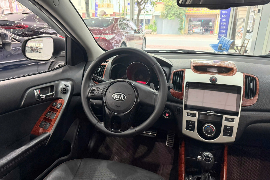 KIA FORTE 1.6AT SX 2013