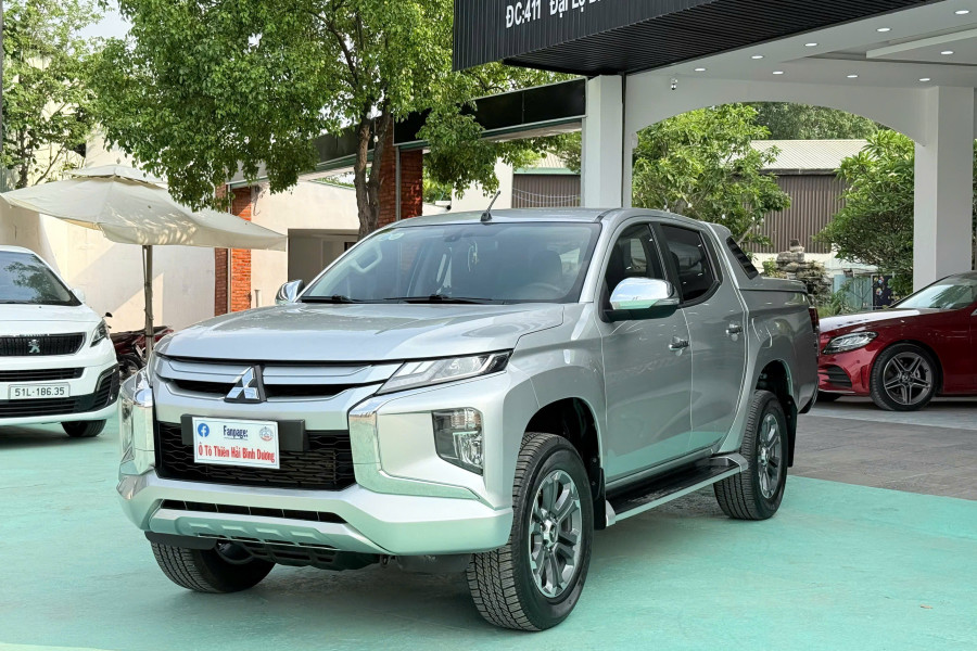 MITSUBISHI TRITON 4X2AT MIVEC PREMIUM SX 2021 NHẬP KHẨU THÁI LAN 