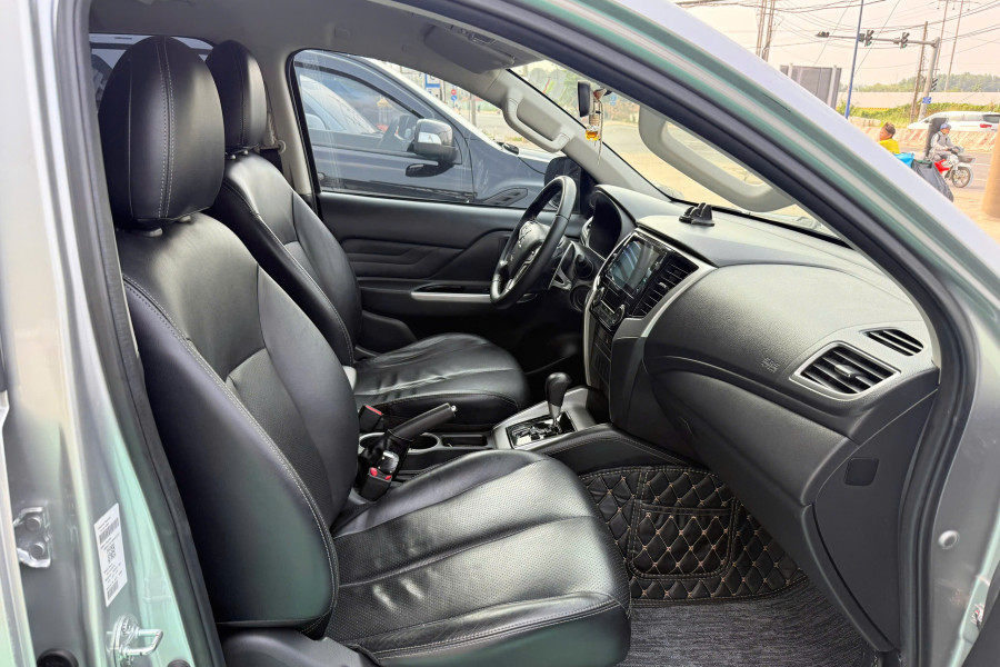 MITSUBISHI TRITON 4X2AT MIVEC PREMIUM SX 2021 NHẬP KHẨU THÁI LAN 