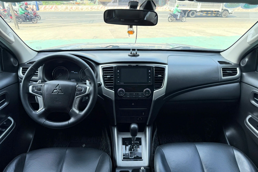 MITSUBISHI TRITON 4X2AT MIVEC PREMIUM SX 2021 NHẬP KHẨU THÁI LAN 