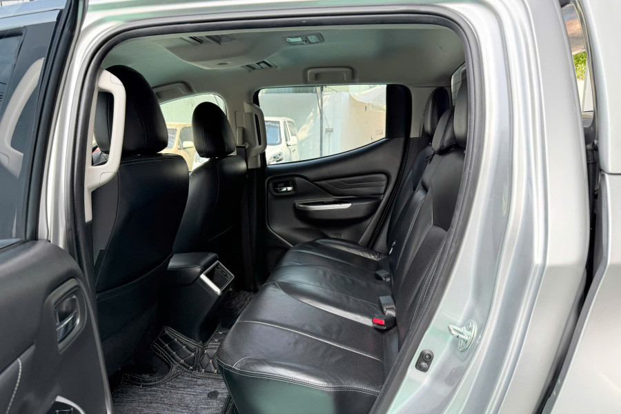 MITSUBISHI TRITON 4X2AT MIVEC PREMIUM SX 2021 NHẬP KHẨU THÁI LAN 