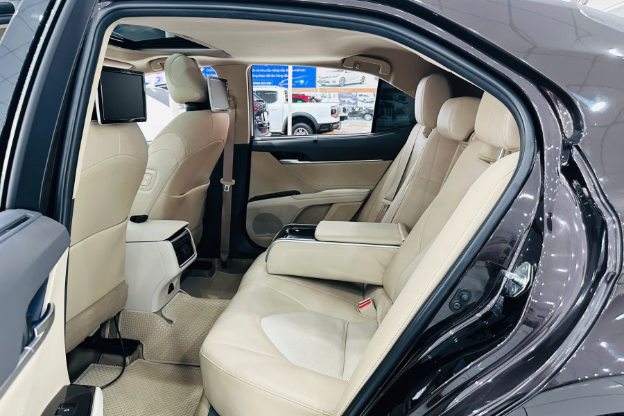 TOYOTA CAMRY 2.5Q SX 2019 NHẬP KHẨU THÁI LAN