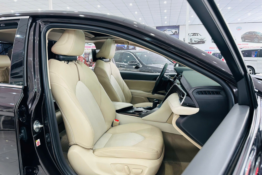 TOYOTA CAMRY 2.5Q SX 2019 NHẬP KHẨU THÁI LAN