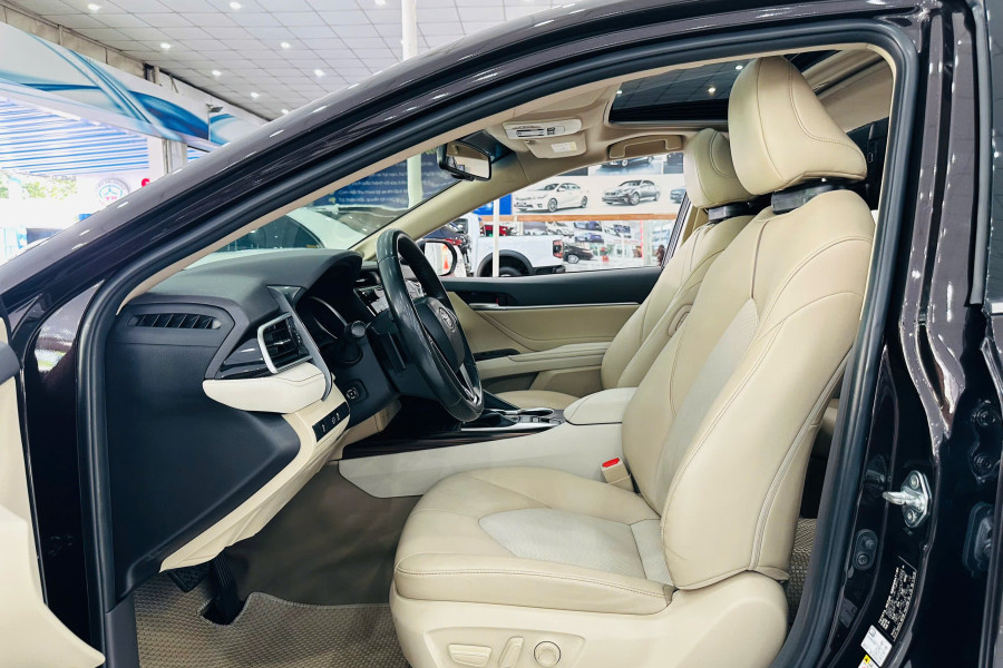 TOYOTA CAMRY 2.5Q SX 2019 NHẬP KHẨU THÁI LAN