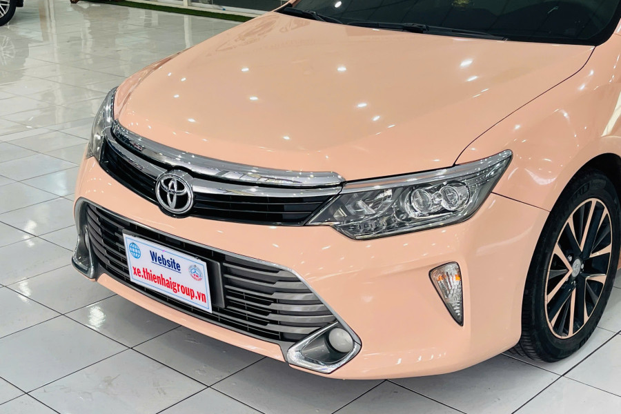 TOYOTA CAMRY 2.0E SX 2018 HỒNG NT KEM.