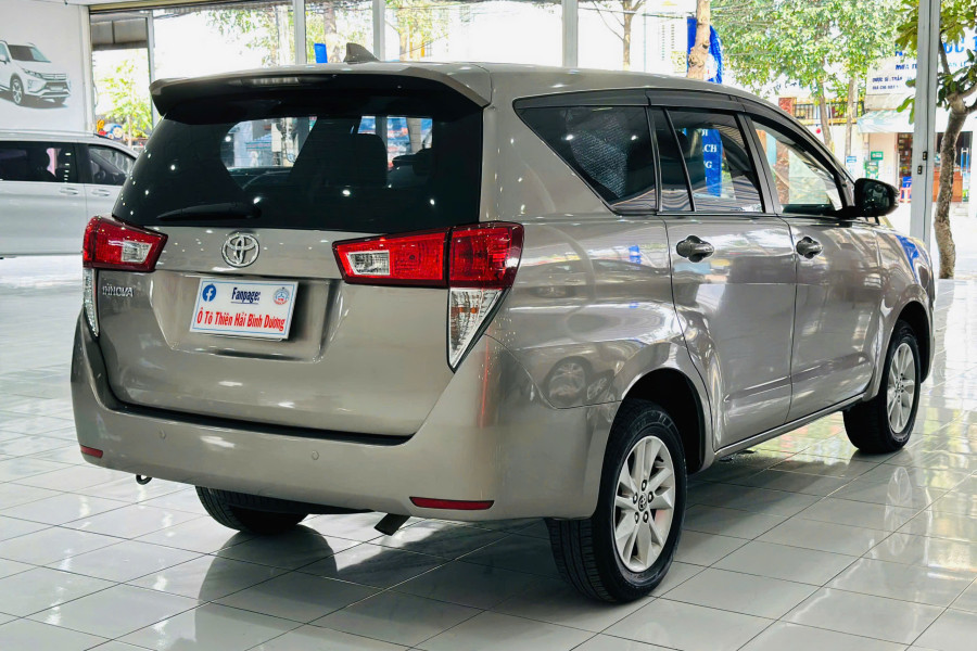 TOYOTA INNOVA 2.0E MT SX 2019