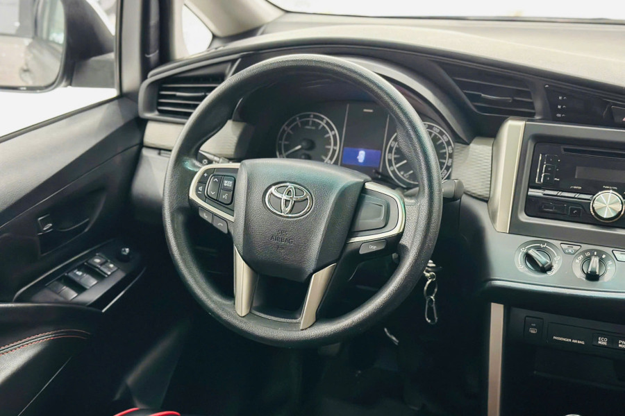 TOYOTA INNOVA 2.0E MT SX 2019