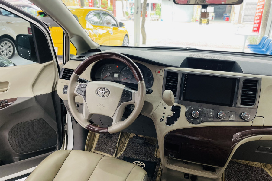 TOYOTA SIENNA 2.7L SẢN XUẤT 2010 NHẬP MỸ