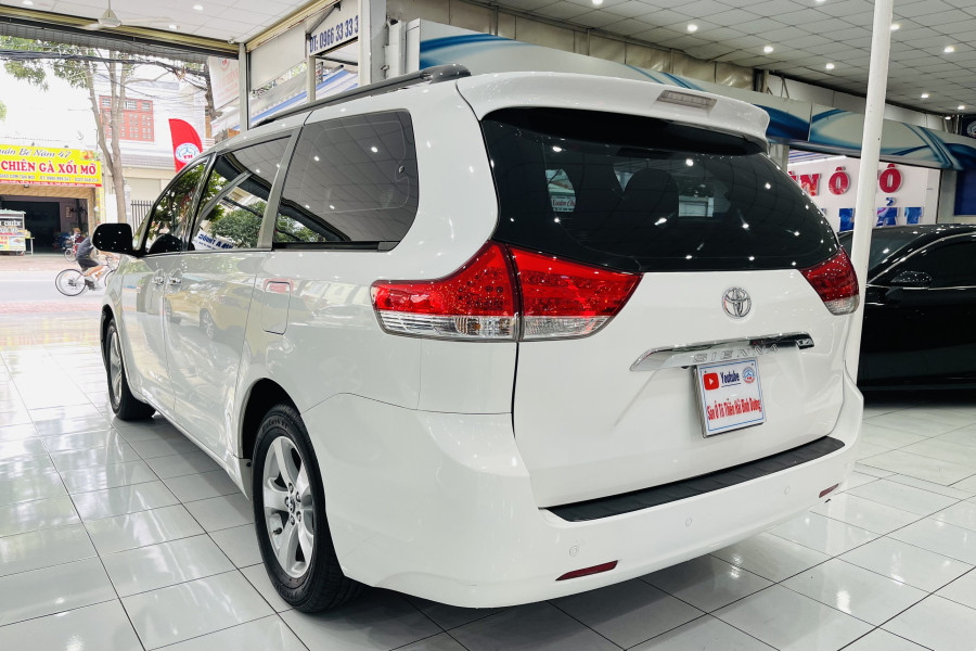 TOYOTA SIENNA 2.7L SẢN XUẤT 2010 NHẬP MỸ