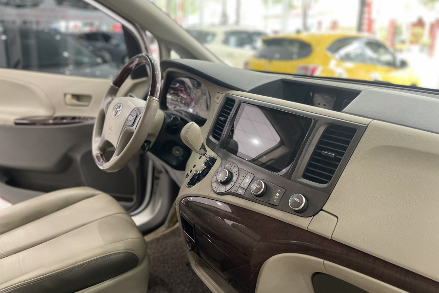 TOYOTA SIENNA 2.7L SẢN XUẤT 2010 NHẬP MỸ